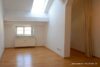 # Herrliches Wohnen hinter historischen Mauern! Bezugsfrei! - Wohnzimmer